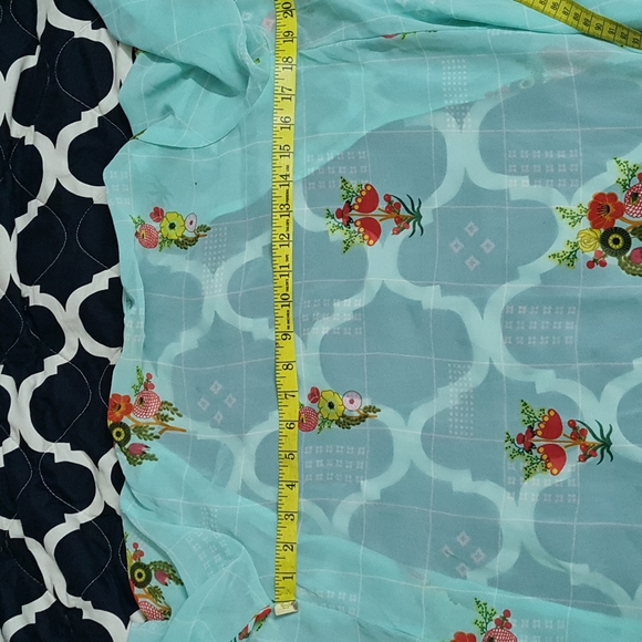 Floral cape kurti set. - Picture 14 of 16